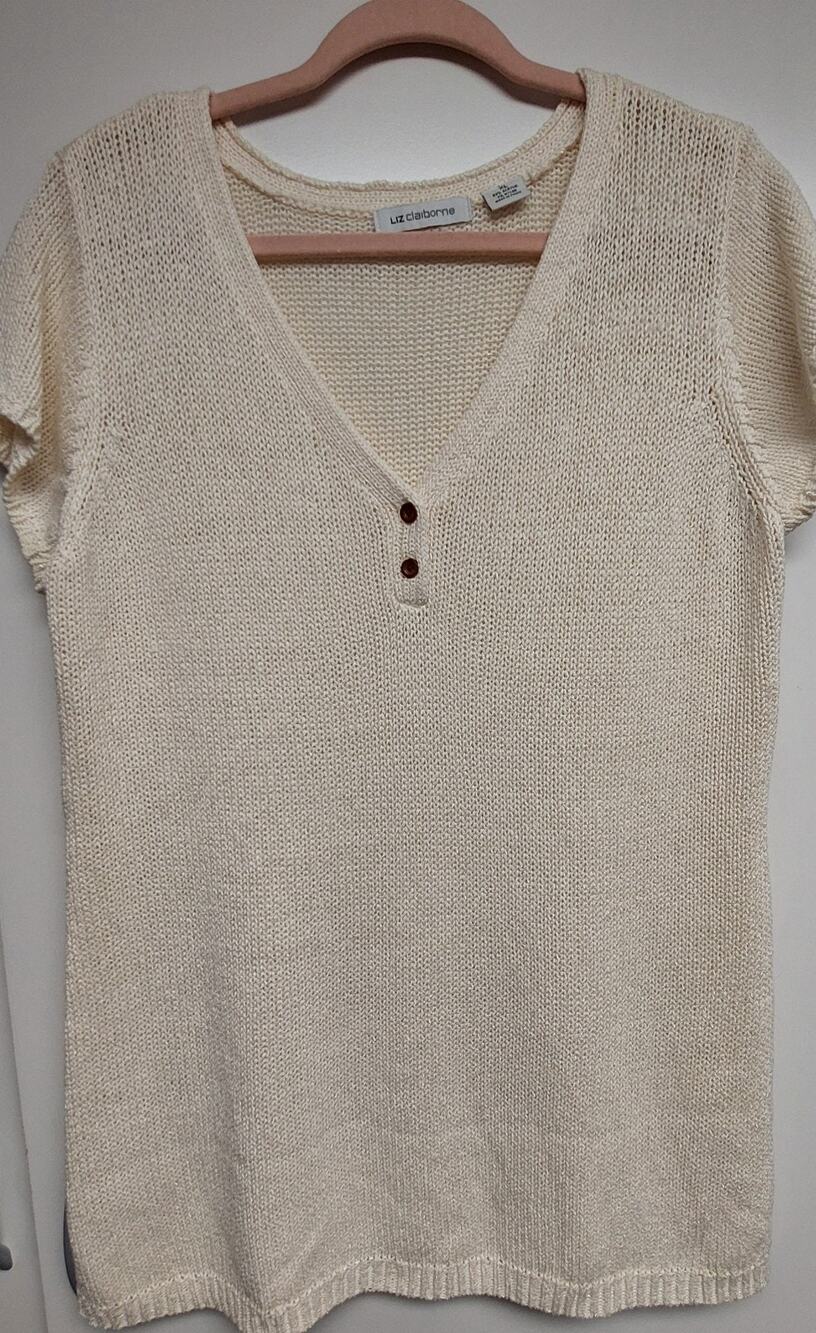 Liz Claiborne Short-Sleeved Long Knit Top V-Neck 2 Button Women's XL Cream Color